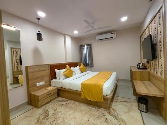 Hotel Varanasi Silvar Stone - Near Kashi Vishwanath Temple